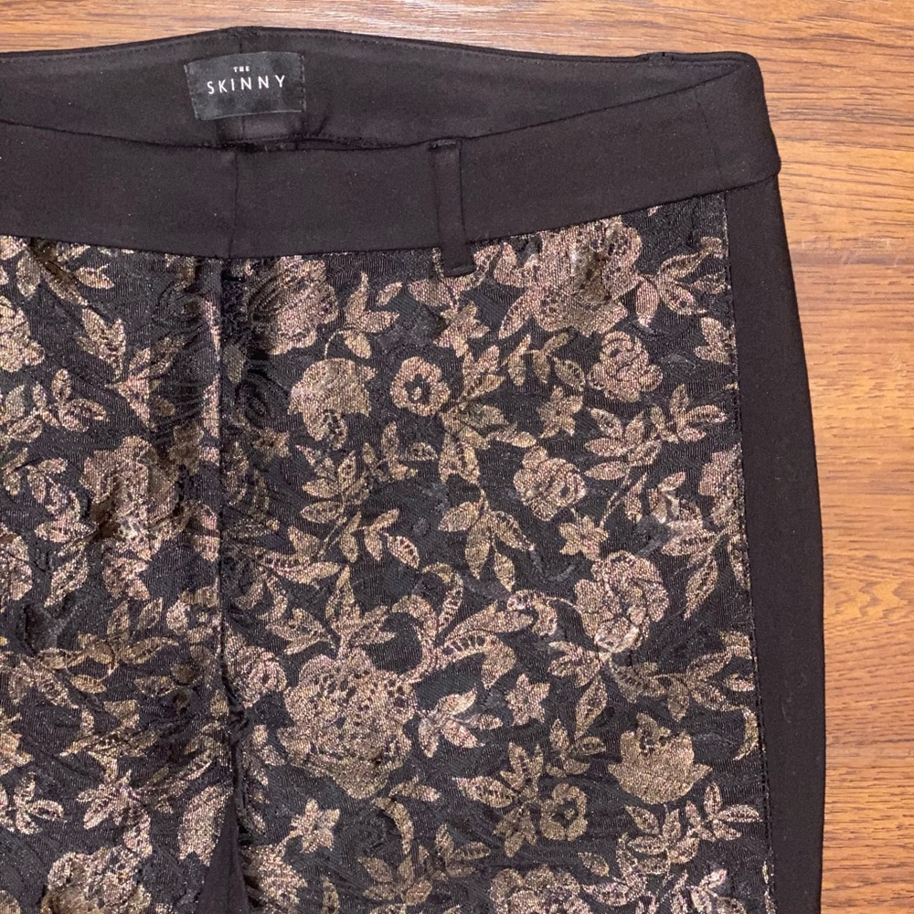 Printed front Pants. White House Black Market. Size 6.